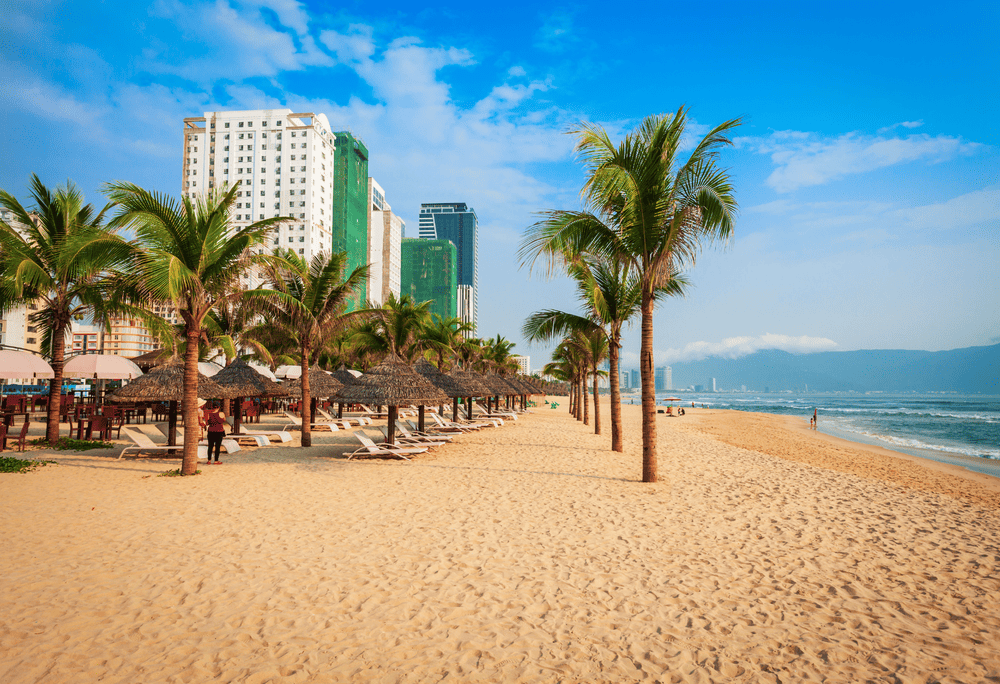 With its clear blue waters and soft white sand, My Khe Beach is the ideal place to soak up the sun and enjoy a refreshing swim (Source: Canva)